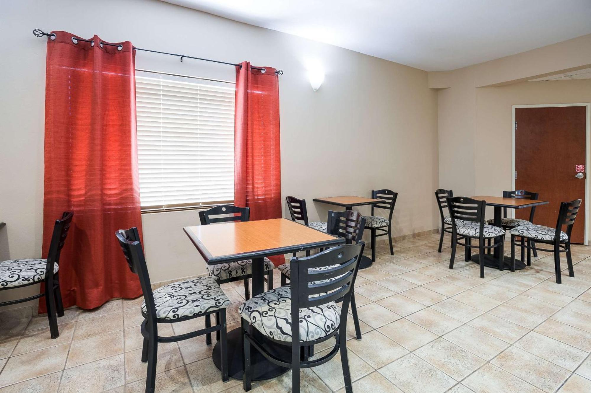 Quality Inn & Suites Lake Charles South Exterior photo